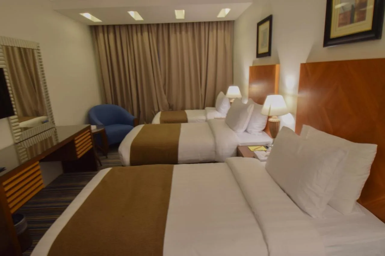 14 Nights Gold January Umrah Package