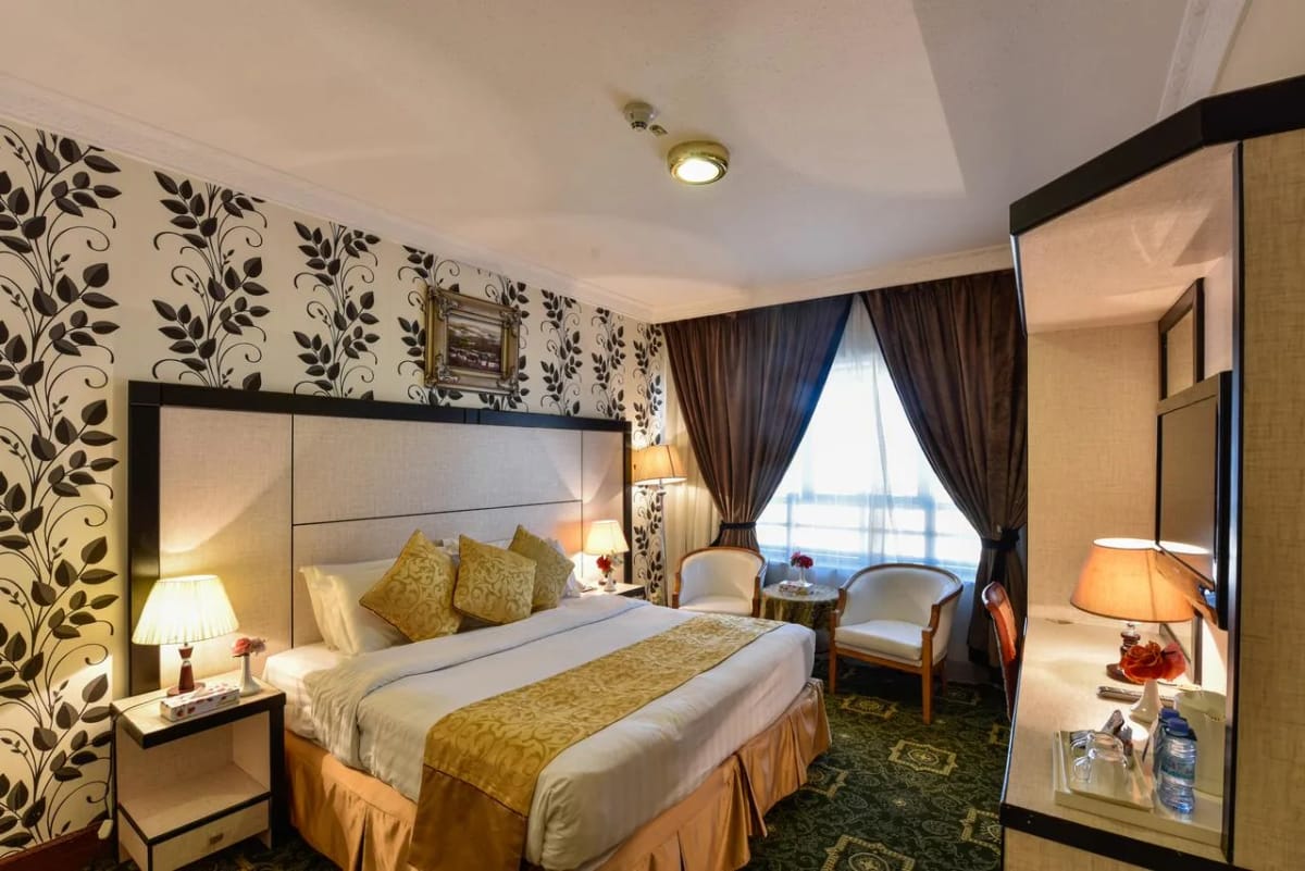 4 Star Umrah Package Bolton