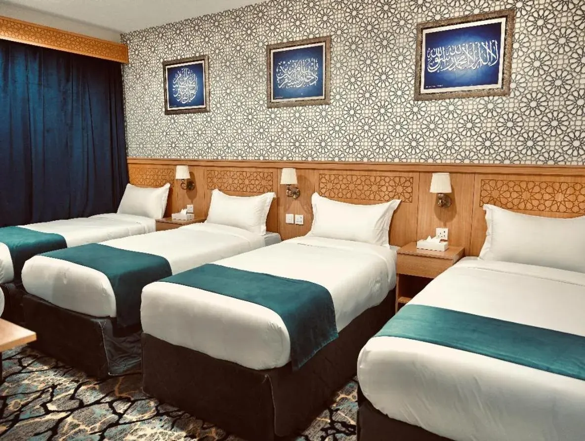 14 Nights Gold March Umrah Package