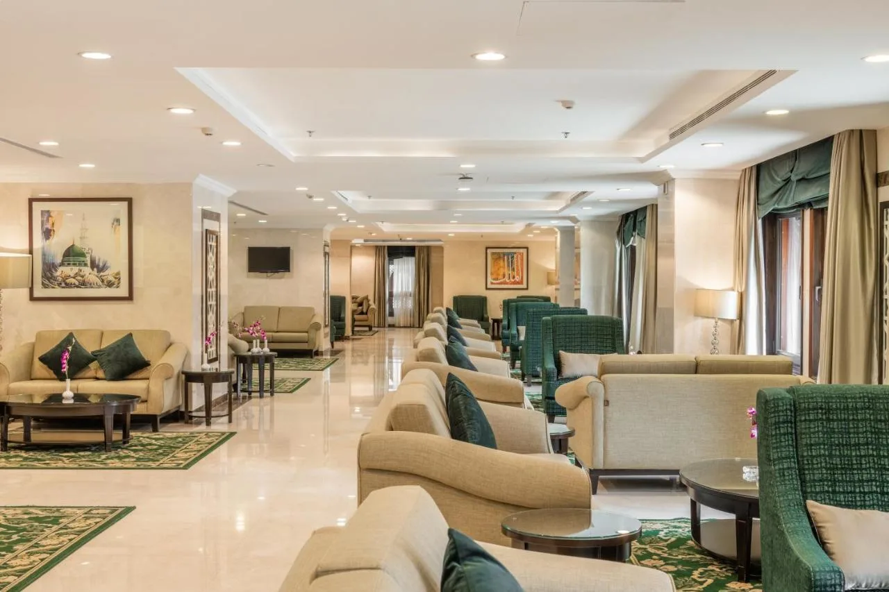 10 Nights Luxury Umrah Package with Dubai Tour